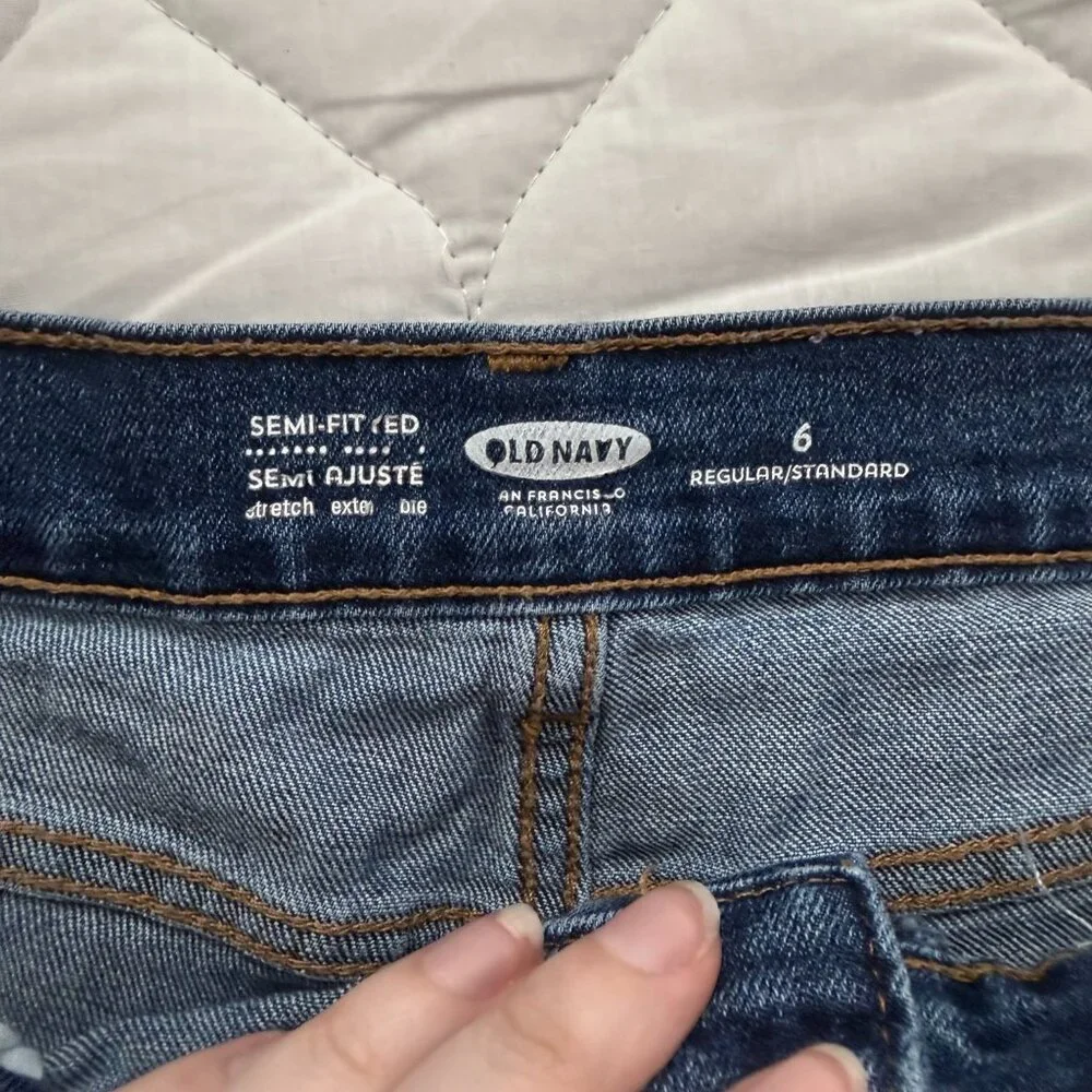 Old Navy Semi-Fit Medium Wash Cuffed Denim Shorts | 6 - Picture 5 of 9